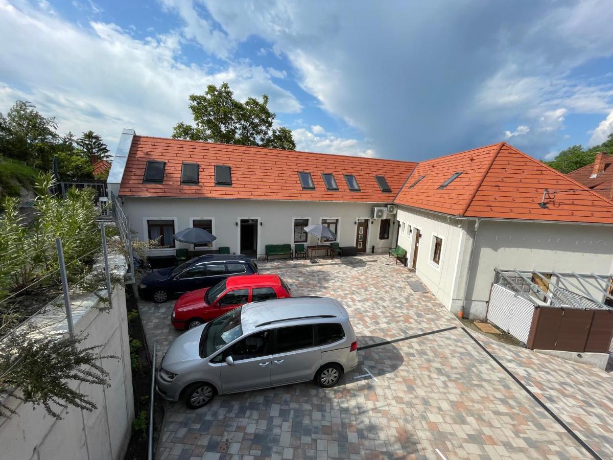 Monbuhim Comfort Veszprem Exterior photo