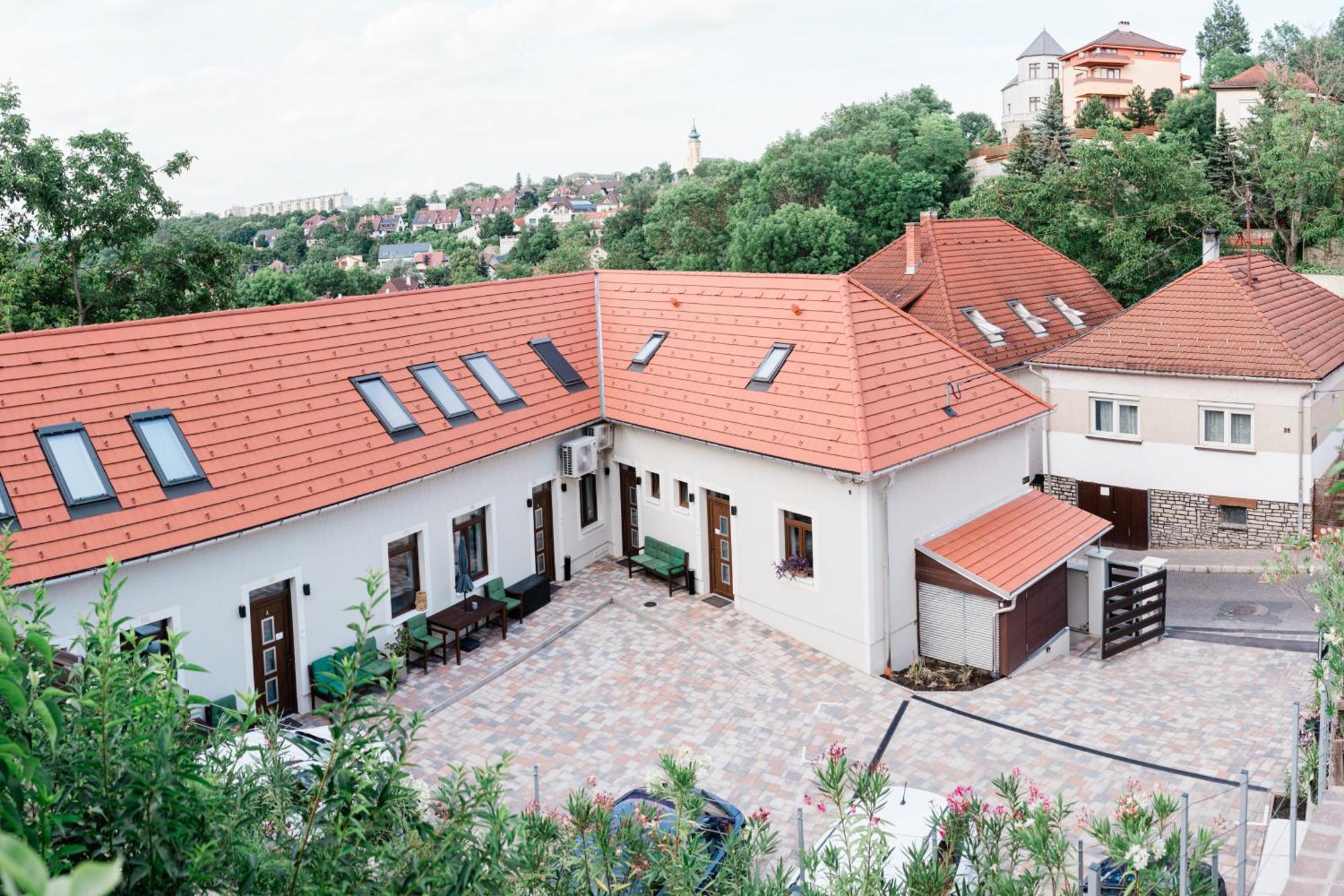 Monbuhim Comfort Veszprem Exterior photo