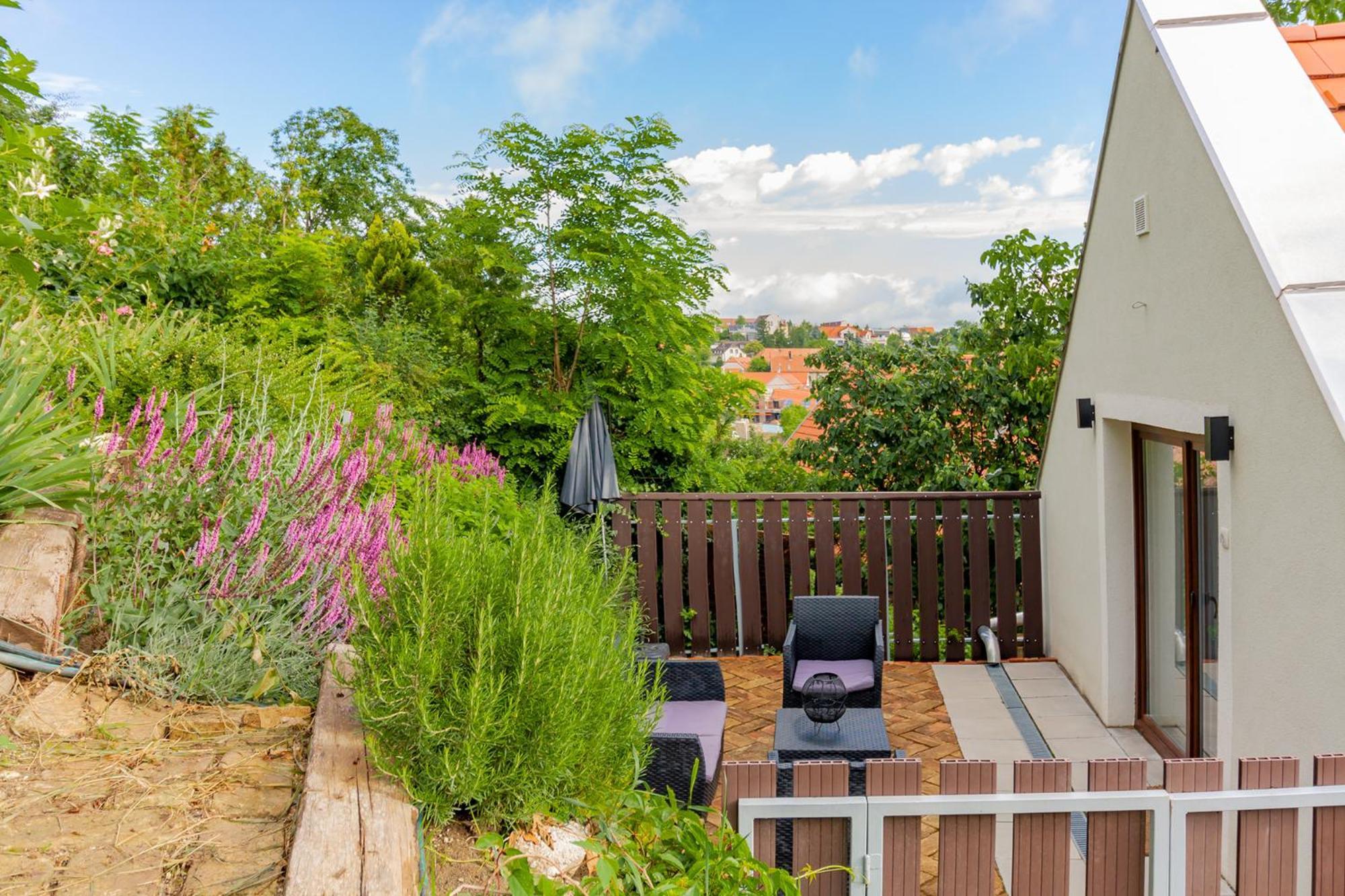 Monbuhim Comfort Veszprem Exterior photo